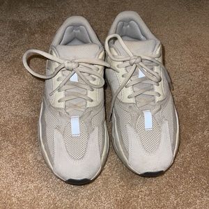 Yeezy boost 700